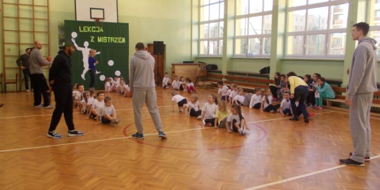 Tarnobrzeg. Lekcja z mistrzem w SP 4.