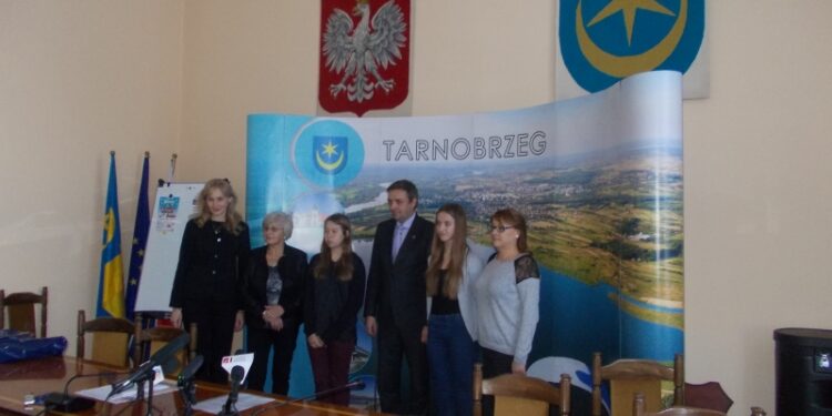 Tarnobrzeg. Wręczono nagrody uczestnikom konkursów zorganizowanych w ramach ogólnopolskiej kampanii.