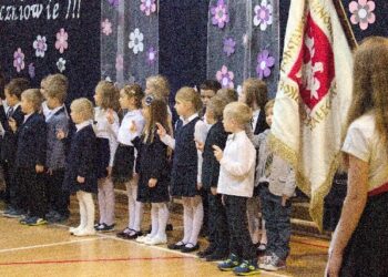 Tarnobrzeg: Pasowanie na ucznia w Szkole Podstawowej im. Małego Księcia