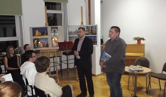 Tarnobrzeg: Spisali historię wszystkich tarnobrzeskich kościołów i kaplic