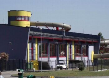 Mielec: Kontrowersyjna deratyzacja basenu.