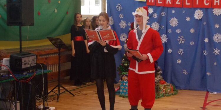 Tarnobrzeg. II Świąteczny Festiwal Języków Obcych w Gimnazjum numer 3.