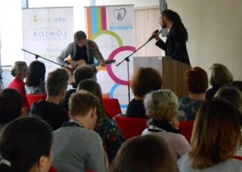 Stalowa Wola; Zastanawiali się jak chronić młodość w sieci.