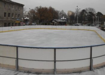 Stalowa Wola: Lodowisko już czynne.