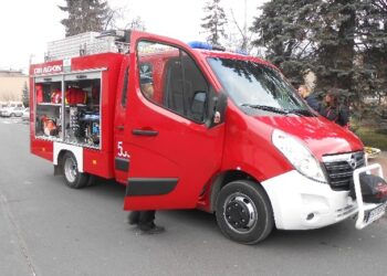 Stalowa Wola: Nowy wóz i namiot pneumatyczny dla OSP