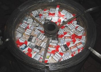 Podkarpacie: Celnicy udaremnili przemyt ponad 46 tysięcy paczek papierosów w transporcie drutu.