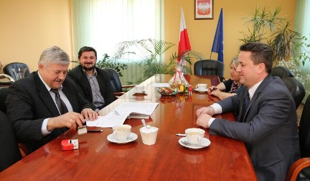 Staszów: Rozpoczyna się modernizacja stadionu.