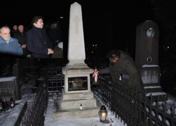 Stalowa Wola, Radomyśl nad Sanem: Stalowowolskim apelem pamięci i radomyską