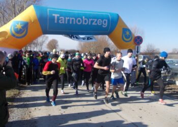 Tarnobrzeg. IV Bieg Zimowy wokół Jeziora Tarnobrzeskiego.