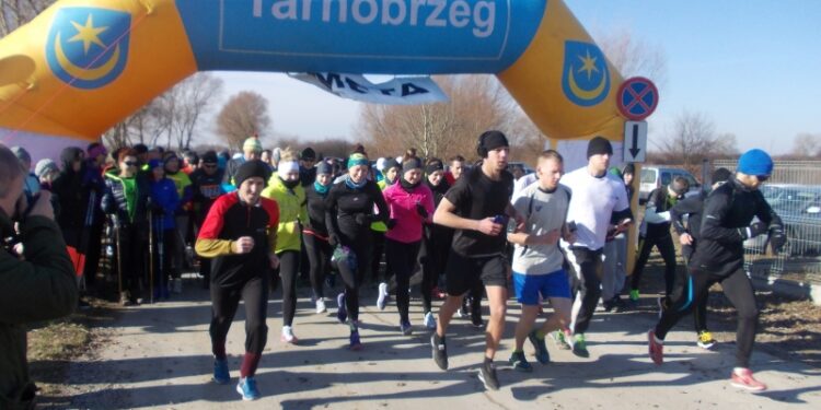 Tarnobrzeg. IV Bieg Zimowy wokół Jeziora Tarnobrzeskiego.