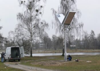 Tarnobrzeg. Wieże dla jerzyków już stoją.
