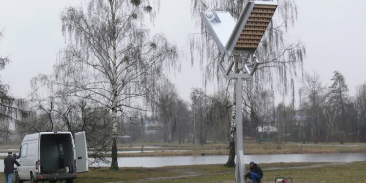 Tarnobrzeg. Wieże dla jerzyków już stoją.