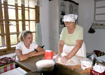 Kolbuszowa: Nauczą robić pączki i faworki.