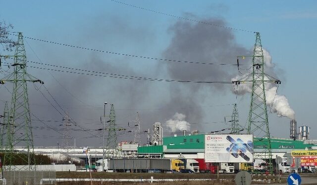 Mielec: Czarne kłęby dymu