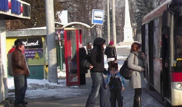 Mielec: Chaos komunikacyjny na przystankach