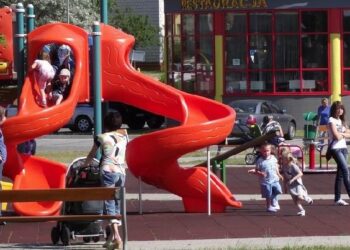 Mielec: Plac zabaw na Smoczce doczeka się ogrodzenia