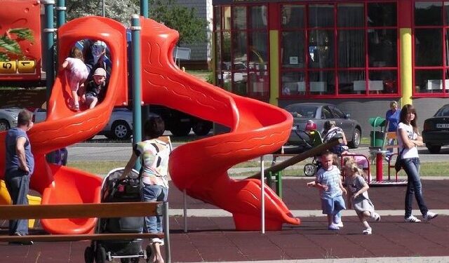 Mielec: Plac zabaw na Smoczce doczeka się ogrodzenia