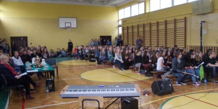 Tarnobrzeg. XI Szkolne Forum Kulturalne w Górniku.