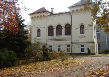 Grębów: Starostwo chce wyremontować zabytkowy internat SOSW