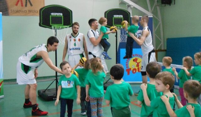 Stalowa Wola: Przedszkolaki wystartowały w Przedszkoliadzie