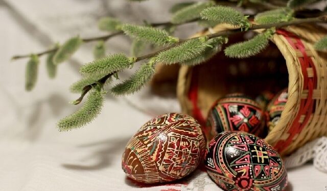 Chwałowice: Konkursy na palmę i pisankę wielkanocną.