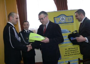 Tarnobrzeg: Przekazali defibrylatory