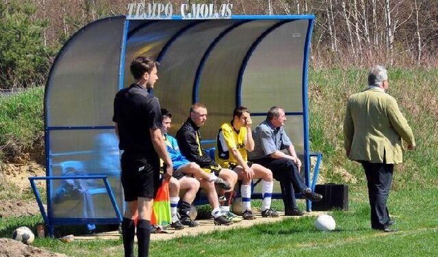 Cmolas: Ograniczą liczbę przyjezdnych piłkarzy