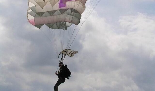 Mielec: Spadochron dla Aeroklubu