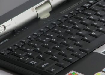 Mielec: Ukradł laptop, później wrócił po zasilacz.