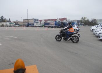 Tarnobrzeg. Coraz więcej kandydatów na kierowców motocykli.