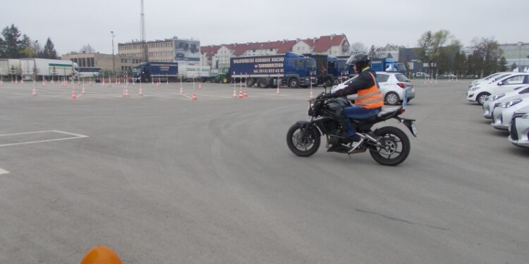 Tarnobrzeg. Coraz więcej kandydatów na kierowców motocykli.