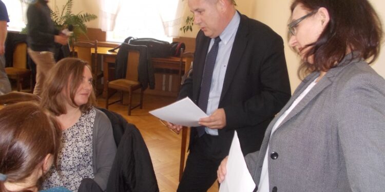 Tarnobrzeg. Nie chcą budowy drogi przy płucach miasta.