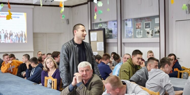 Tarnobrzeg. Uczniowie i absolwenci BUDOWLANKI spotkali się z niemieckim pracodawcą.