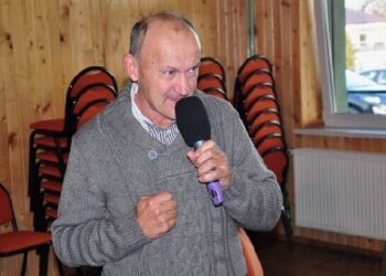 Poręby Kupieńskie: Zaśmiecona droga