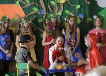 Góry Wysokie: Uroczystość nadania imienia Szkole Podstawowej.