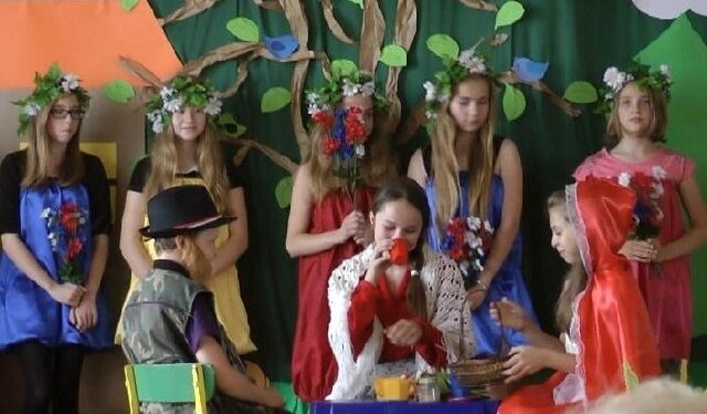 Góry Wysokie: Uroczystość nadania imienia Szkole Podstawowej.