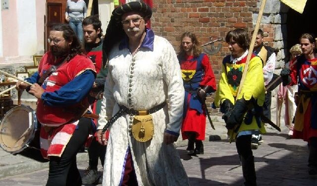 Sandomierz: Inscenizacja historyczna na inaugurację sezonu turystycznego.