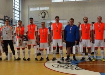 Toruń: Brązowy medal sandomierskiej drużyny w 12 Mistrzostwach Polski Księży w Piłce Nożnej Halowej .