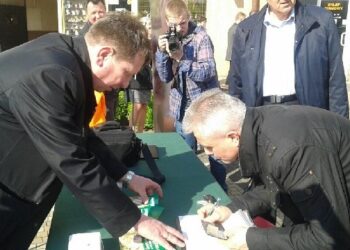 Mielec: Ludowcy  zbierali podpisy