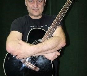 Stalowa Wola: Gitarzyści na start z utworem Kiedy byłem małym chłopcem