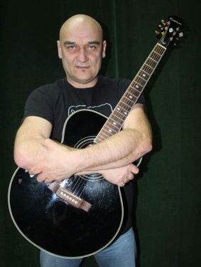 Stalowa Wola: Gitarzyści na start z utworem Kiedy byłem małym chłopcem