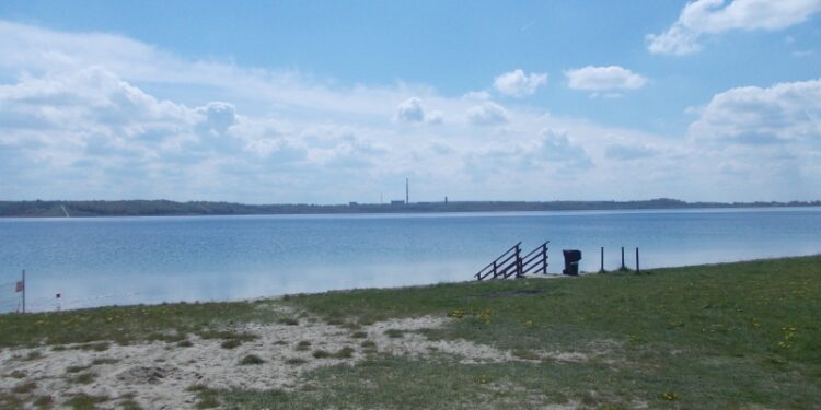 Tarnobrzeg. Bezpieczeństwo nad jeziorem to priorytet.