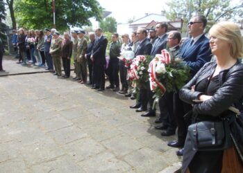Tarnobrzeg. Uroczystości związane z rocznicą zakończenia II wojny światowej.
