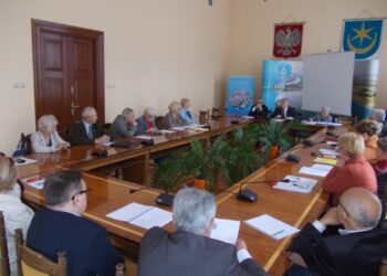 Tarnobrzeg. Sesja Rady Seniorów.