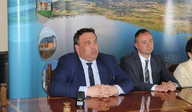 Tarnobrzeg: Nowi i starzy dyrektorzy placówek oświatowych