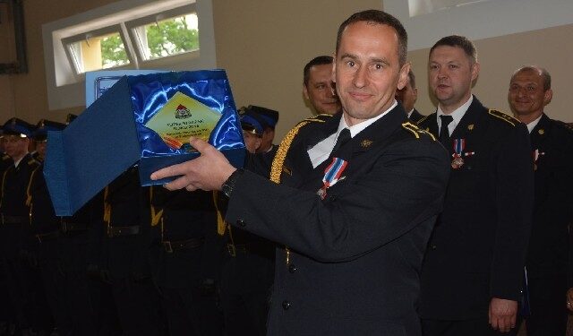 Stalowa Wola: Zawodowcy świętowali Dzień Strażaka.