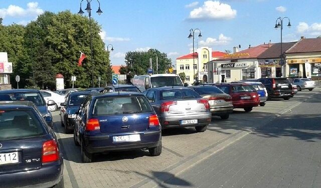 Kolbuszowa: Parkingi na Rynku są niepotrzebne