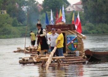 Ulanów: Tratwa ruszyła do Gdańska.