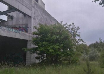 Mielec: Opuszczony plac budowy