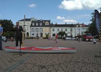 Tarnobrzeg: Przekazali kajak